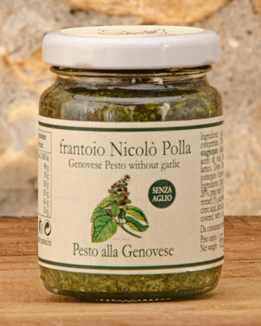 Pesto alla Genovese senza Aglio in Olio Extra Vergine di Oliva Polla Picture of Genovese Pesto without Garlic in Extra Virgin Olive Oil